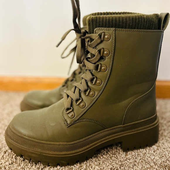 Jennifer Lopez Army Green Combat Boot - Picture 2 of 4